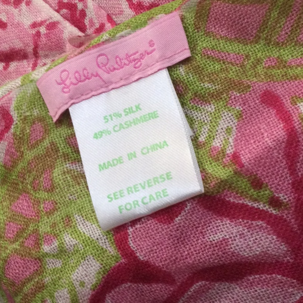 Lilly Pulitzer Scarf Wrap. Wonderful Condition. Silk Cashmere - Picture 2 of 2